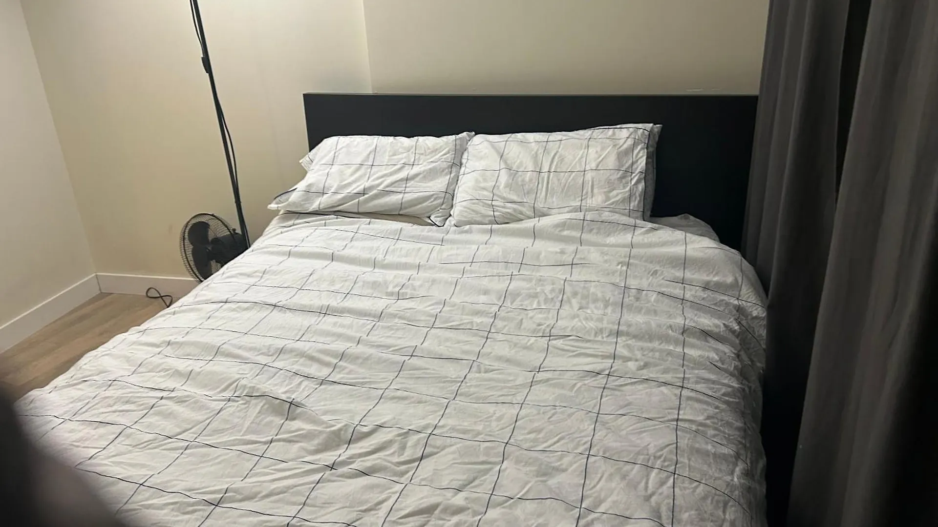Apartment One Bedroom Condo Suite On Brentwood Station Calgary